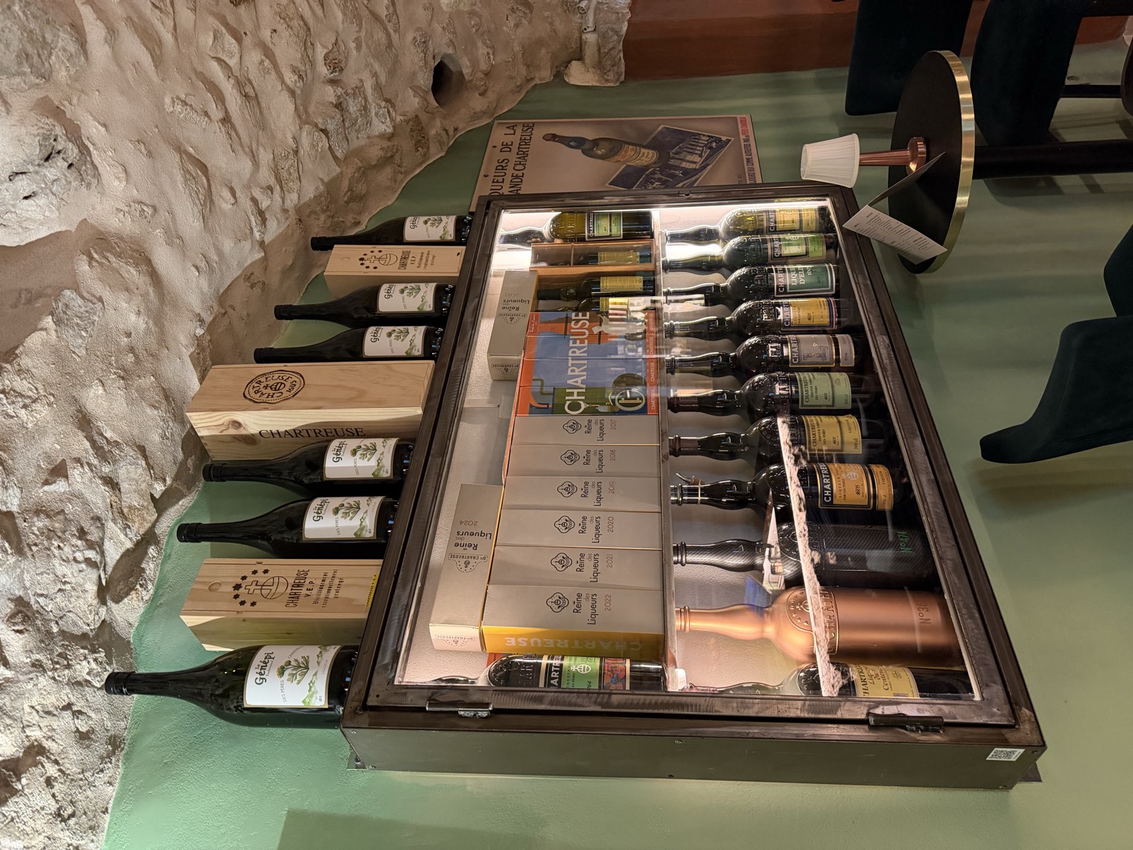 Vitrine Reine des Liqueurs en plongée